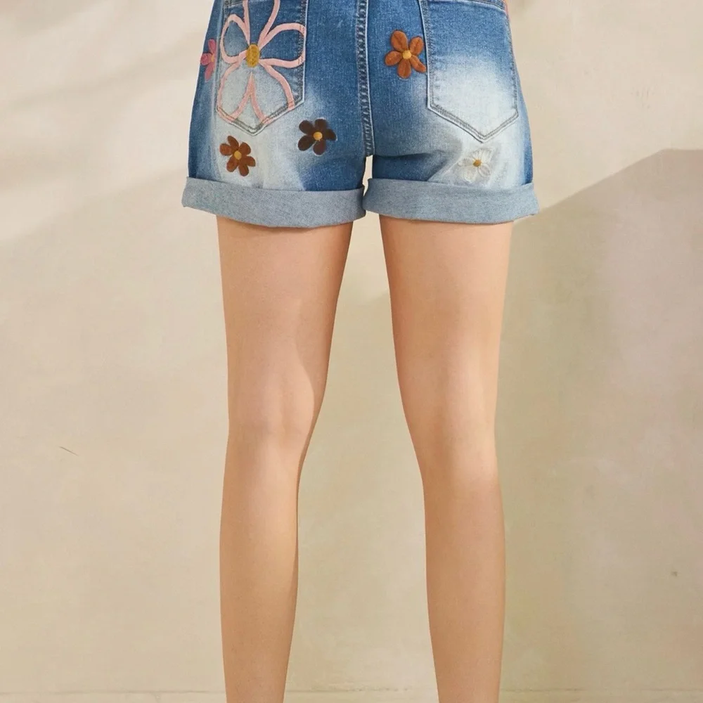 Restock May 2026! NEW! LAST 1! Oli & Hali Floral Embroidered Denim Shorts - Picture 8 of 11